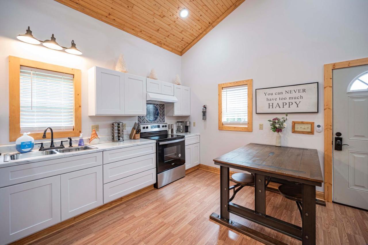 Light And Bright Cabin Close To Pates Ford Marina Smithville Экстерьер фото